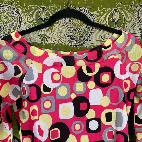 Y2K Beware Bright Pink Abstract Mesh Blouse Size Small - Picture 3 of 16